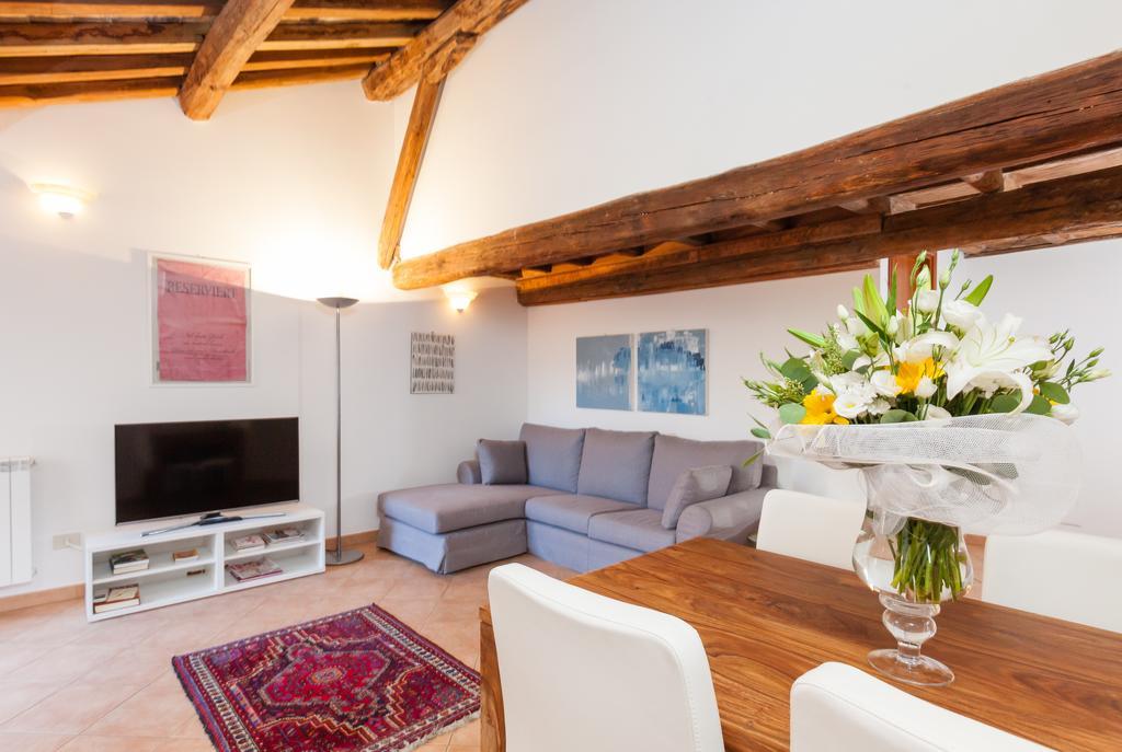 Maisonette Farnese Рим Стая снимка