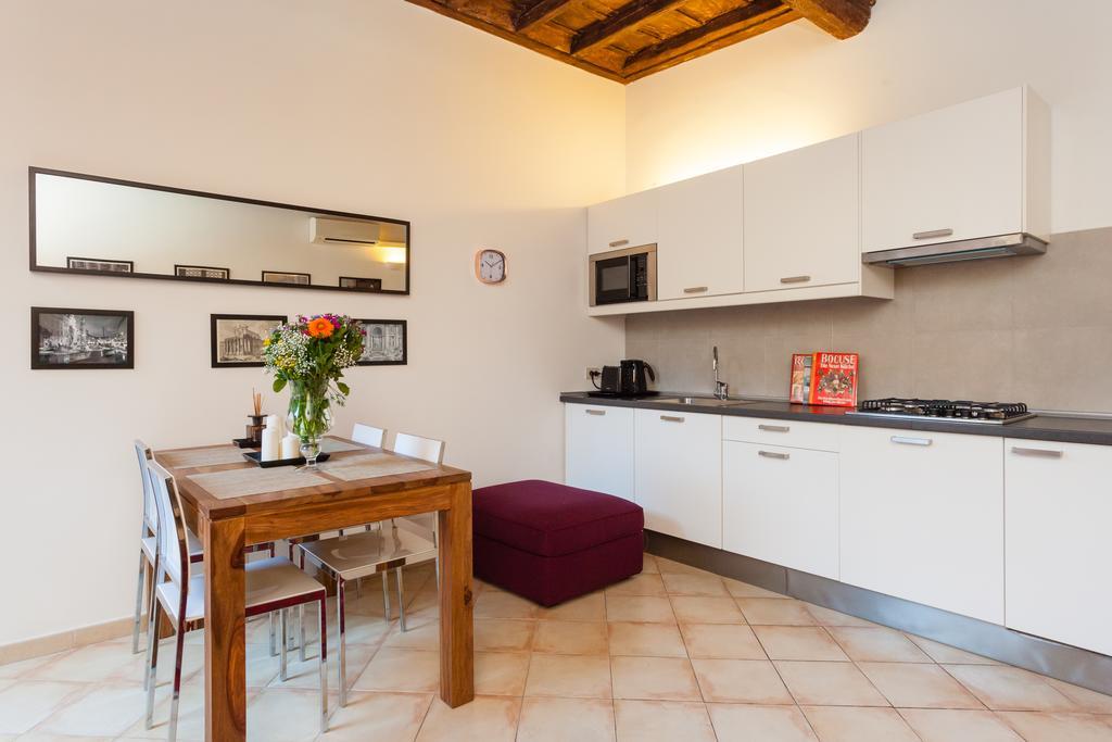 Maisonette Farnese Рим Стая снимка